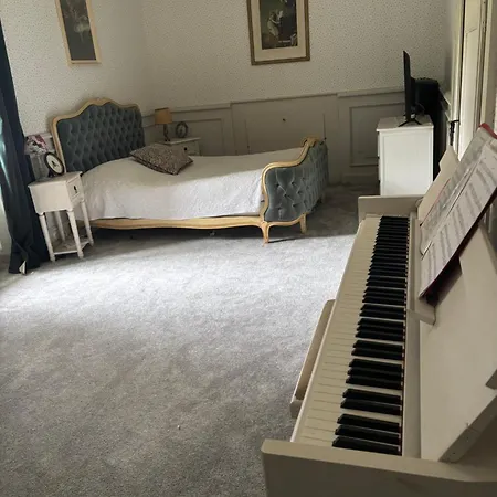 Le Vieux Clos Du Rucher Ker-melen Bed & Breakfast